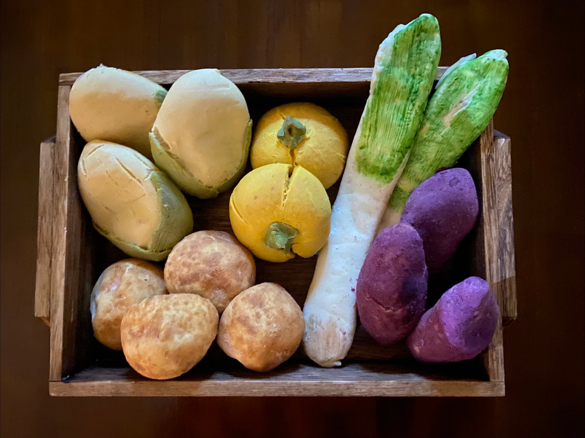 野菜パン5種類の盛り付け例。器・木箱は付属しません